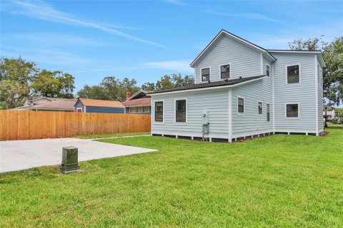 House in Lakeland, Florida 3 bedrooms, 176.51 sq.m. № 1913313 - photo 13