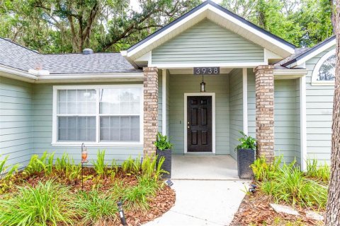 House in Gainesville, Florida 4 bedrooms, 191.38 sq.m. № 1759378 - photo 2