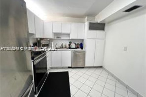 Copropriété à louer à Aventura, Floride: 2 chambres, 113.34 m2 № 1928979 - photo 15