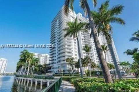 Copropriété à louer à Aventura, Floride: 2 chambres, 113.34 m2 № 1928979 - photo 27