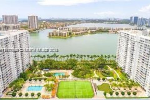 Copropriété à louer à Aventura, Floride: 2 chambres, 113.34 m2 № 1928979 - photo 5