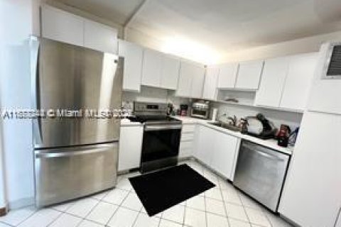 Copropriété à louer à Aventura, Floride: 2 chambres, 113.34 m2 № 1928979 - photo 14