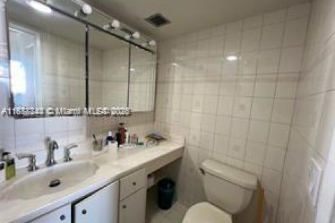 Copropriété à louer à Aventura, Floride: 2 chambres, 113.34 m2 № 1928979 - photo 18