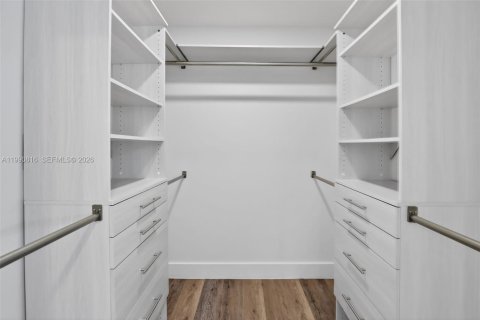 House in Weston, Florida 3 bedrooms, 143.26 sq.m. № 2059657 - photo 19