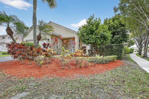 House in Weston, Florida 3 bedrooms, 143.26 sq.m. № 2059657 - photo 3