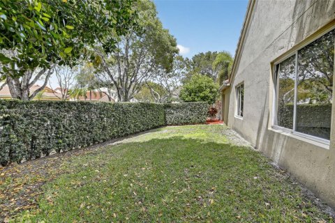 House in Weston, Florida 3 bedrooms, 143.26 sq.m. № 2059657 - photo 27