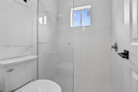 House in Weston, Florida 3 bedrooms, 143.26 sq.m. № 2059657 - photo 20