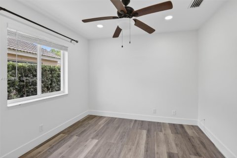 House in Weston, Florida 3 bedrooms, 143.26 sq.m. № 2059657 - photo 21