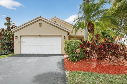 House in Weston, Florida 3 bedrooms, 143.26 sq.m. № 2059657