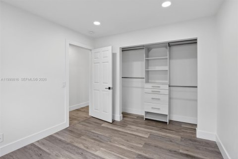 House in Weston, Florida 3 bedrooms, 143.26 sq.m. № 2059657 - photo 25