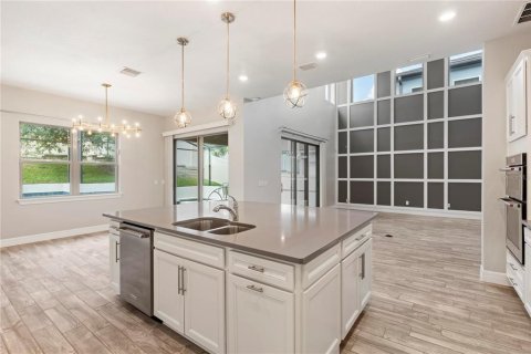 House in Lake Mary, Florida 4 bedrooms, 331.38 sq.m. № 1686686 - photo 2