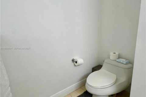 Снять в аренду кондоминиум в Майами, Флорида 1 спальня, 78.6м2, № 2034585 - фото 15