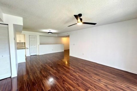 Condominio en alquiler en Royal Palm Beach, Florida, 3 dormitorios, 108.97 m2 № 2088219 - foto 28