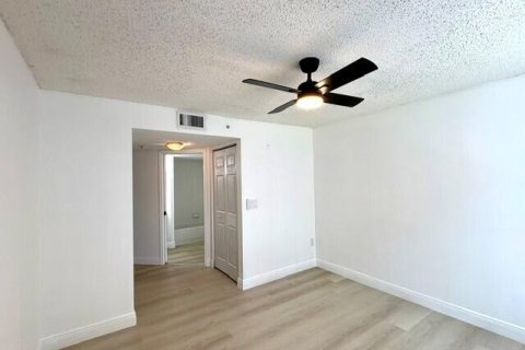 Condominio en alquiler en Royal Palm Beach, Florida, 3 dormitorios, 108.97 m2 № 2088219 - foto 14