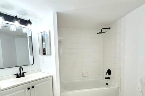 Condominio en alquiler en Royal Palm Beach, Florida, 3 dormitorios, 108.97 m2 № 2088219 - foto 20