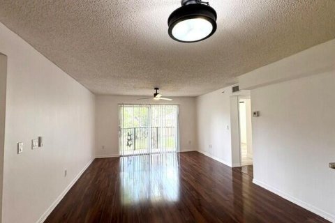 Condominio en alquiler en Royal Palm Beach, Florida, 3 dormitorios, 108.97 m2 № 2088219 - foto 24