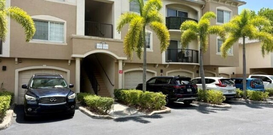Condominio en Royal Palm Beach, Florida, 3 dormitorios № 2088219