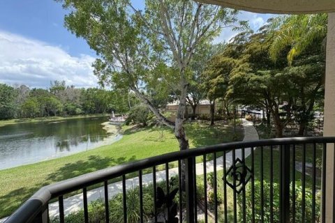 Condominio en alquiler en Royal Palm Beach, Florida, 3 dormitorios, 108.97 m2 № 2088219 - foto 2