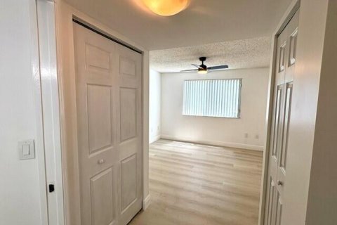 Condominio en alquiler en Royal Palm Beach, Florida, 3 dormitorios, 108.97 m2 № 2088219 - foto 12