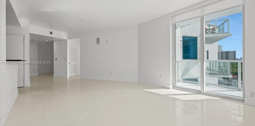 Condominio en Aventura, Florida, 2 dormitorios  № 2057780