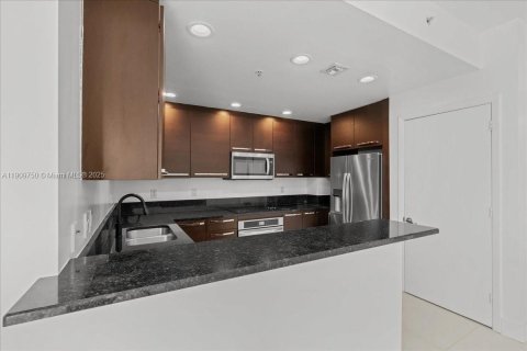 Condominio en venta en Aventura, Florida, 2 dormitorios, 134.99 m2 № 2057780 - foto 7