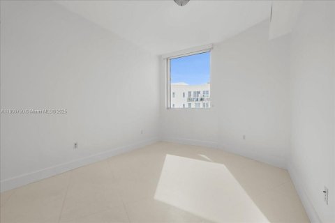 Condominio en venta en Aventura, Florida, 2 dormitorios, 134.99 m2 № 2057780 - foto 14