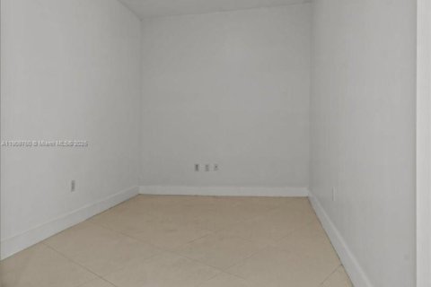 Condominio en venta en Aventura, Florida, 2 dormitorios, 134.99 m2 № 2057780 - foto 4