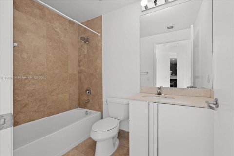 Condominio en venta en Aventura, Florida, 2 dormitorios, 134.99 m2 № 2057780 - foto 15