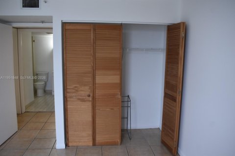 Купить кондоминиум в Майами, Флорида 2 спальни, 77.2м2, № 2054314 - фото 8