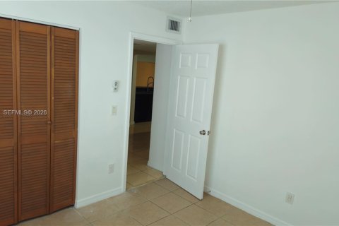 Condo in Miami, Florida, 3 bedrooms  № 2036571 - photo 26