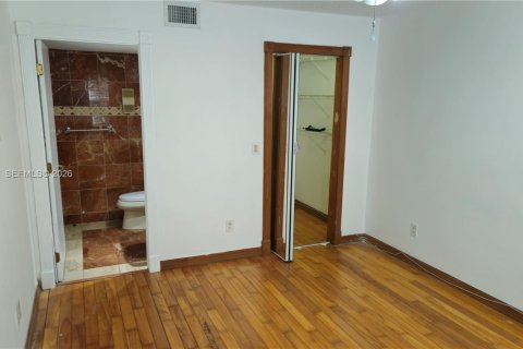 Condo in Miami, Florida, 3 bedrooms  № 2036571 - photo 20