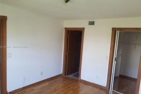 Condo in Miami, Florida, 3 bedrooms  № 2036571 - photo 3