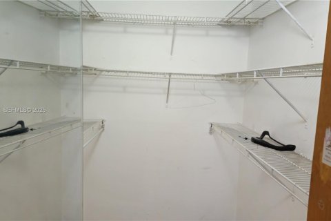 Condo in Miami, Florida, 3 bedrooms  № 2036571 - photo 23