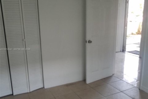 Condo in Miami, Florida, 3 bedrooms  № 2036571 - photo 4