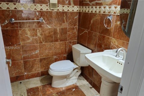 Condo in Miami, Florida, 3 bedrooms  № 2036571 - photo 22