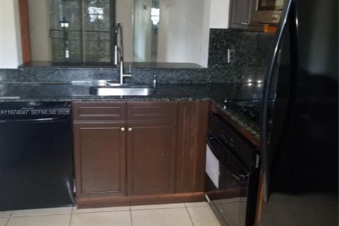 Condo in Miami, Florida, 3 bedrooms  № 2036571 - photo 5