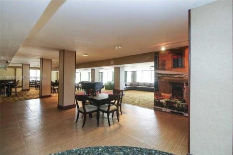 Condominio en alquiler en Bal Harbour, Florida, 1 dormitorio, 94.67 m2 № 1995599 - foto 22