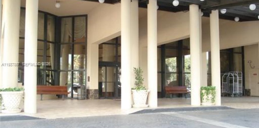 Condominio en Bal Harbour, Florida, 1 dormitorio  № 1995599