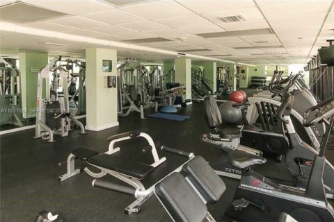 Condominio en alquiler en Bal Harbour, Florida, 1 dormitorio, 94.67 m2 № 1995599 - foto 24