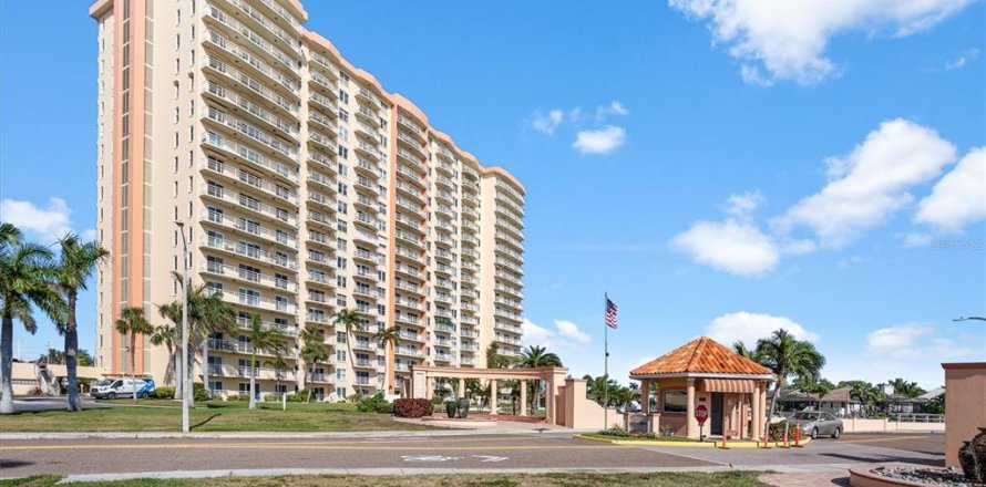 Condo in Saint Petersburg, Florida, 1 bedroom  № 1681038