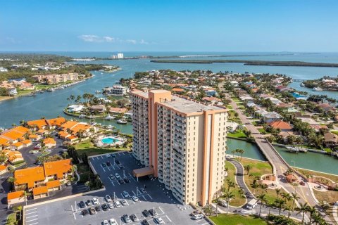 Condo in Saint Petersburg, Florida, 1 bedroom  № 1681038 - photo 27