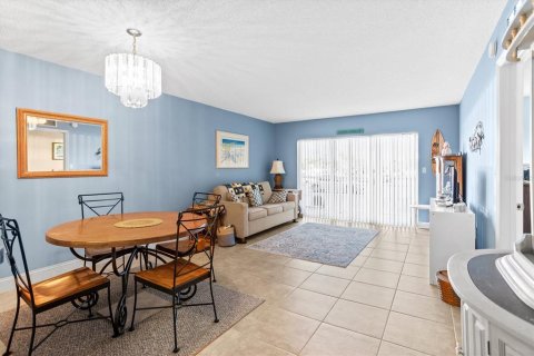 Condo in Saint Petersburg, Florida, 1 bedroom  № 1681038 - photo 9