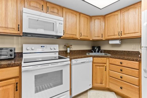 Condo in Saint Petersburg, Florida, 1 bedroom  № 1681038 - photo 5