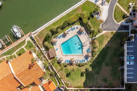 Condo in Saint Petersburg, Florida, 1 bedroom  № 1681038 - photo 24