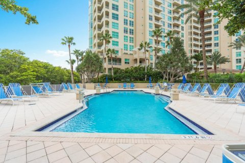 Condominio en alquiler en Highland Beach, Florida, 3 dormitorios, 264.03 m2 № 1031890 - foto 1