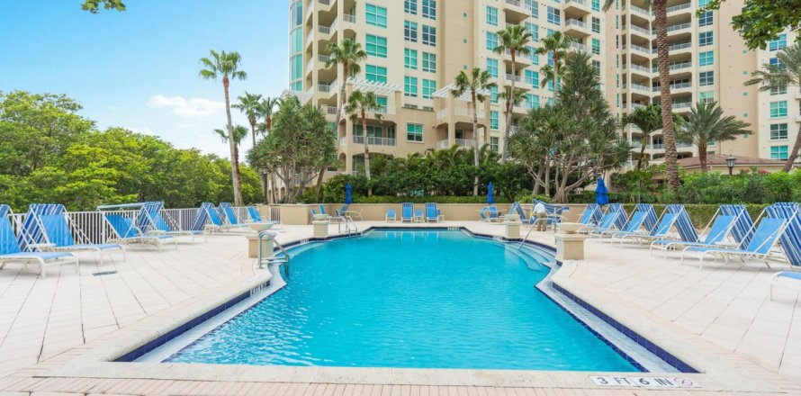 Condominio en Highland Beach, Florida, 3 dormitorios № 1031890