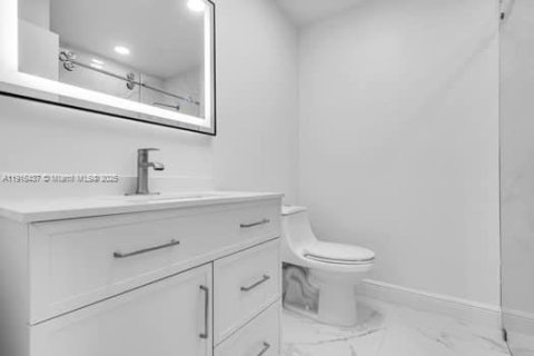 Villa ou maison à louer à Miami, Floride: 4 chambres, 220.92 m2 № 1973658 - photo 21