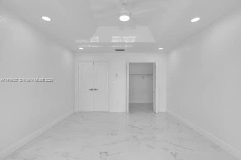 Villa ou maison à louer à Miami, Floride: 4 chambres, 220.92 m2 № 1973658 - photo 28