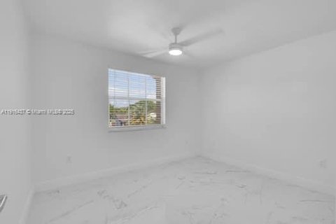 Villa ou maison à louer à Miami, Floride: 4 chambres, 220.92 m2 № 1973658 - photo 22