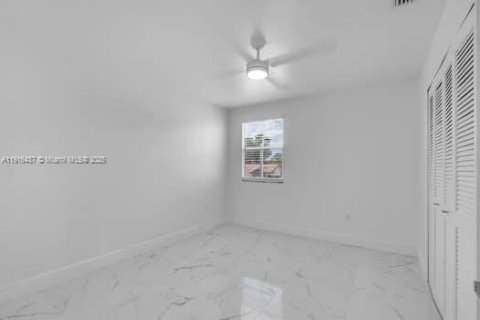 Villa ou maison à louer à Miami, Floride: 4 chambres, 220.92 m2 № 1973658 - photo 24